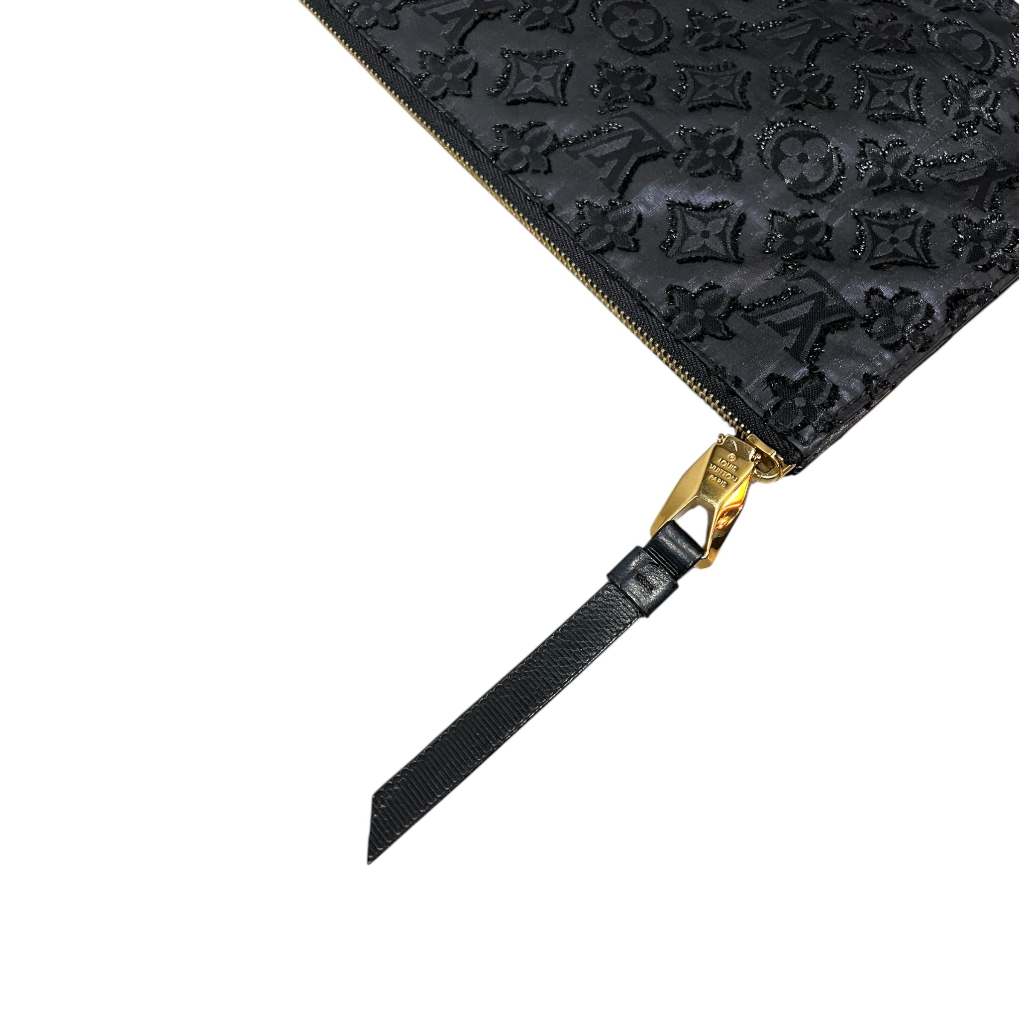 LOUIS VUITTON POCHETTE